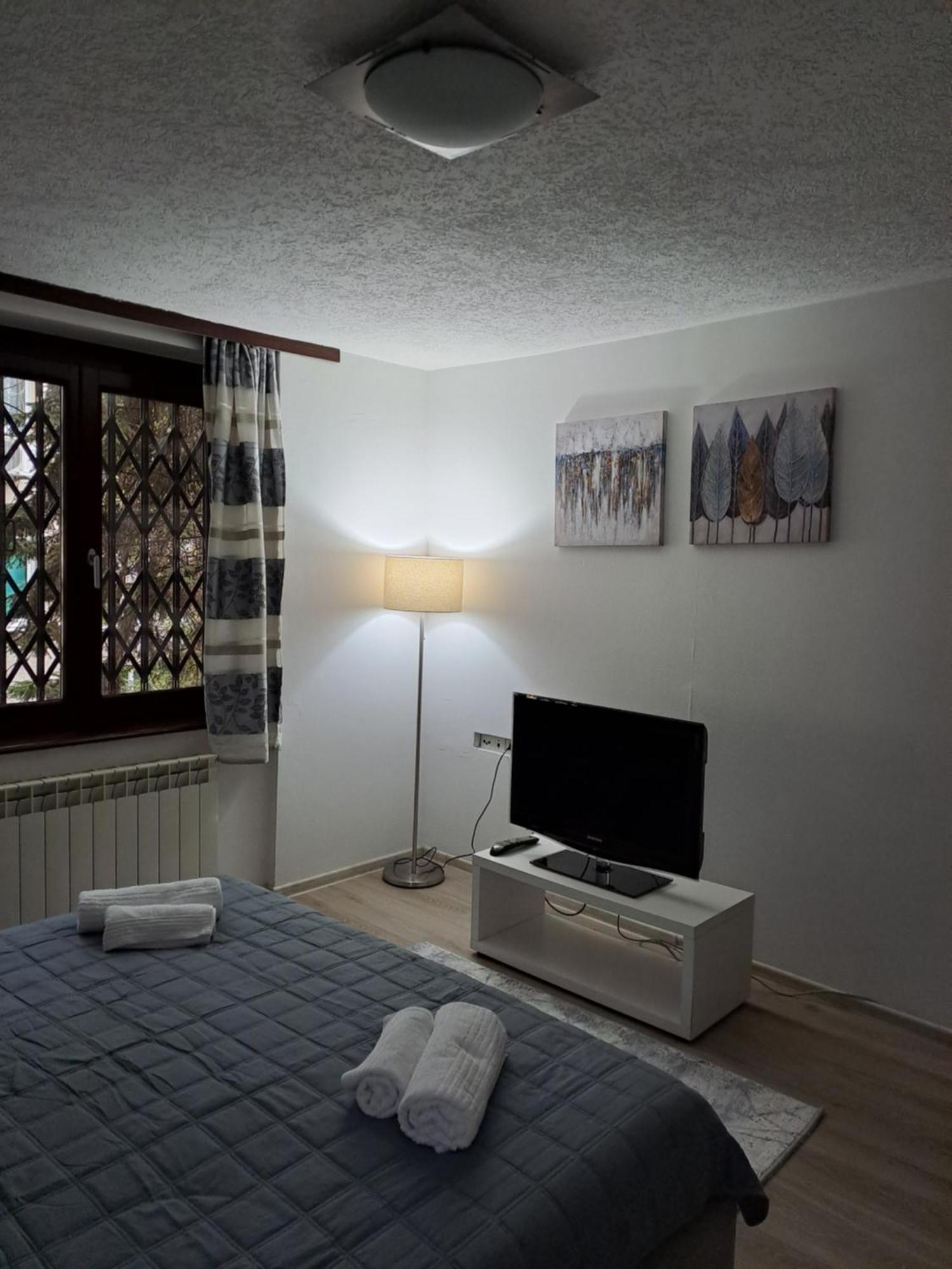 Jasmina With Free Parking Apartment